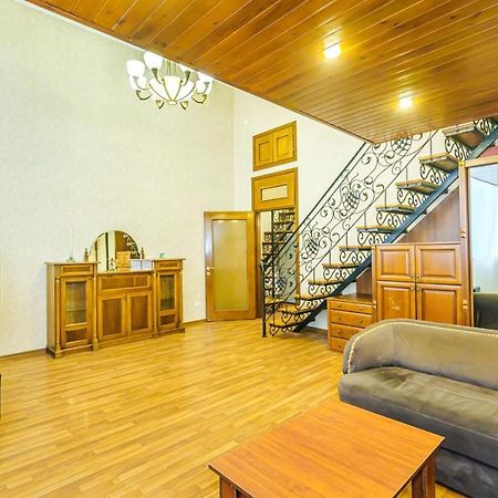 Nizami Street 2 Room Luxe House Баку Екстериор снимка