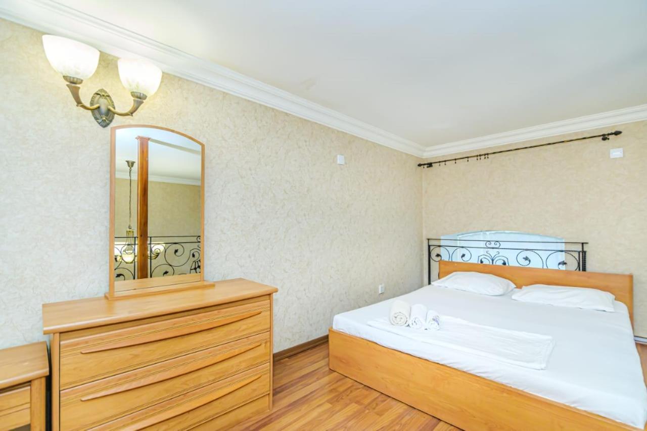 Nizami Street 2 Room Luxe House Баку Екстериор снимка