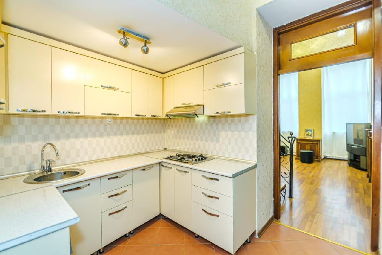 Nizami Street 2 Room Luxe House Баку Екстериор снимка