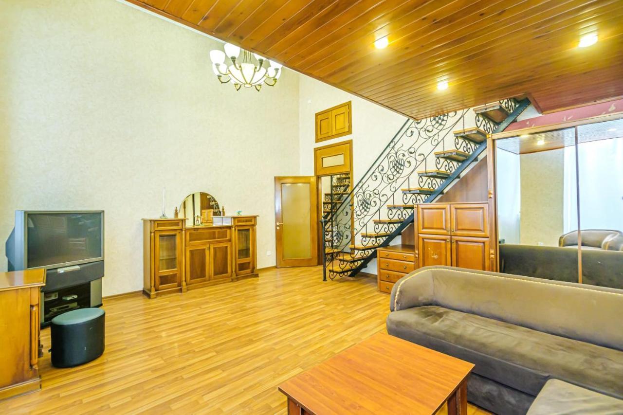 Nizami Street 2 Room Luxe House Баку Екстериор снимка