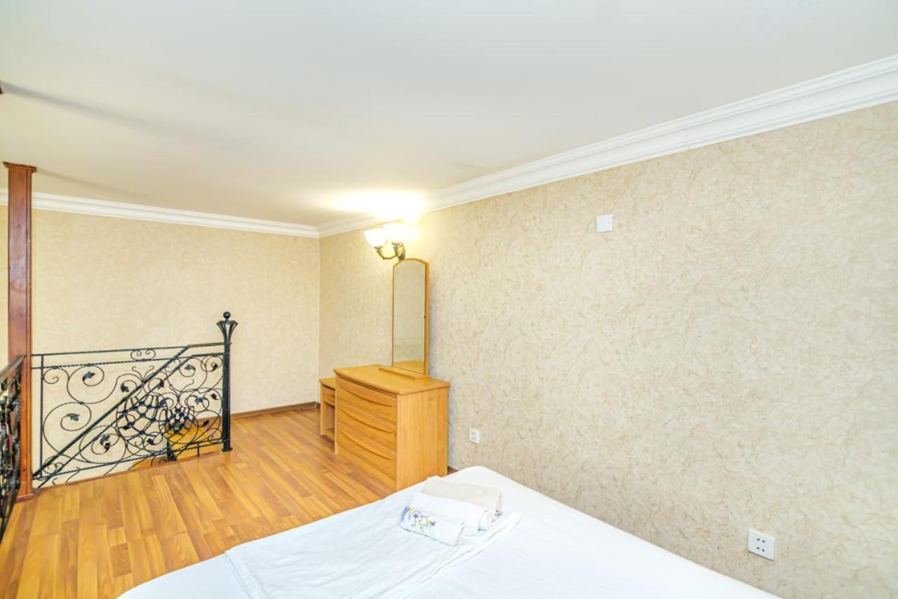 Nizami Street 2 Room Luxe House Баку Екстериор снимка