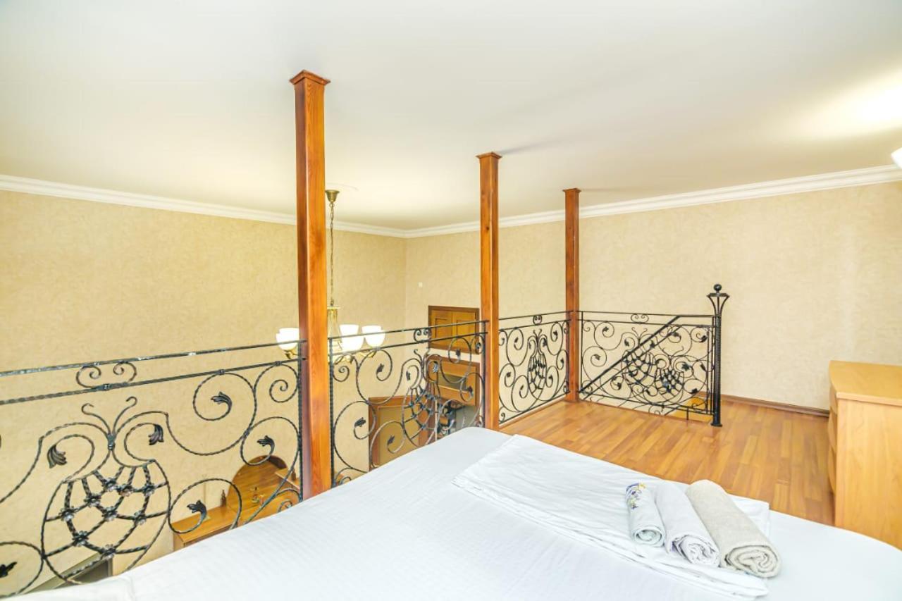 Nizami Street 2 Room Luxe House Баку Екстериор снимка